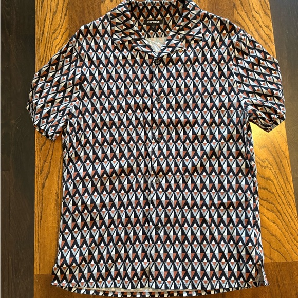 Express Multicolor Geometric Shirt - Picture 3 of 4